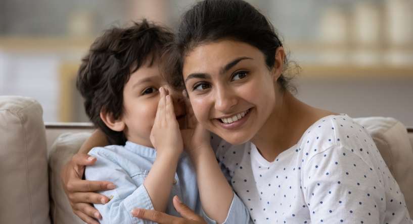 علاقة صحية بين الام وطفلها
