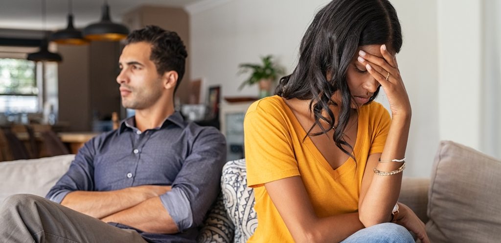 علاقة زوجية متوترة