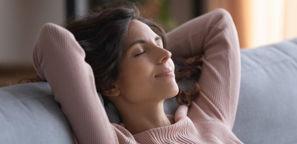 امرأة نائمة