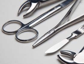 أدوات لاجراء عملية الختان