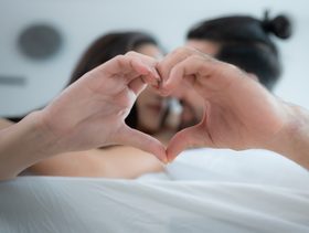 شريكان في السرير من أجل العلاقة الحميمة