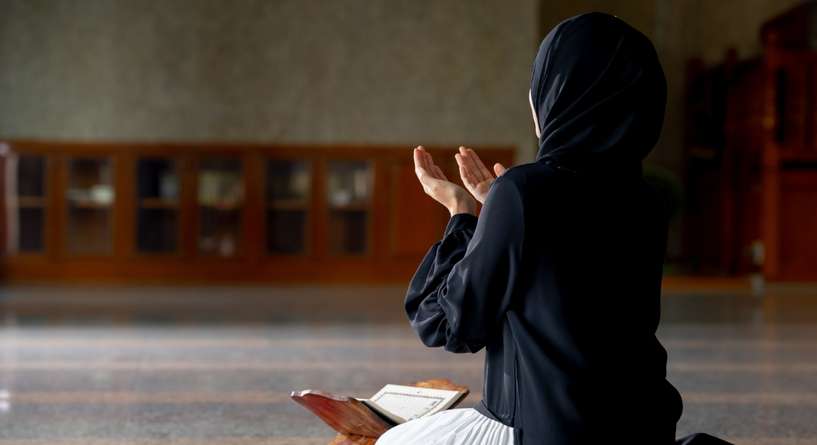 امرأة تدعو لعودة زوجها اليها