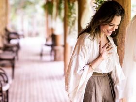 صورة أنجلينا جولي وابنتها من حساب جولي الرسمي على _Instagram_