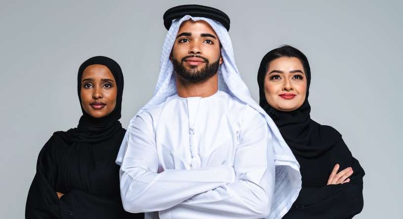 رجل متزوج بامرأتين