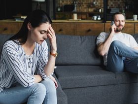 مؤشرات تدل على أنك تعانين من إهمال عاطفي في حياتك الزوجية