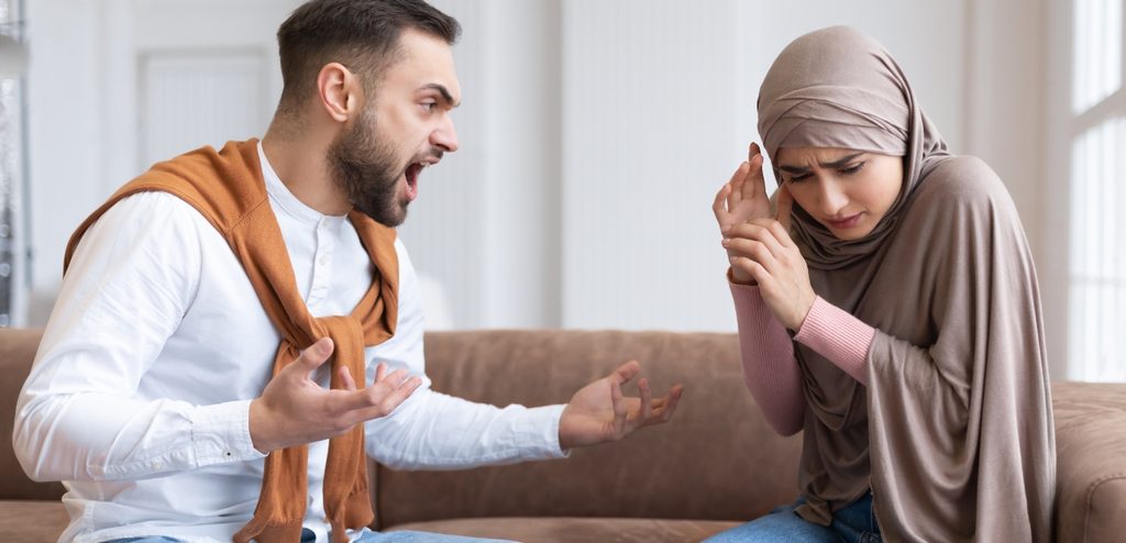 حكم الطلاق عند الغضب ثلاث مرات | 3a2ilati