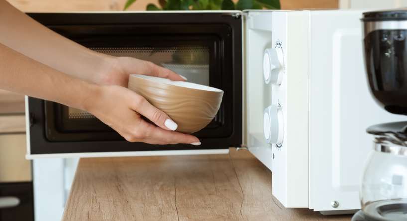 تسخين الطعام بالميكرويف