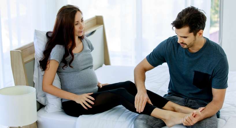 رجل مهتمّ بزوجته