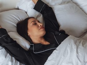 حلمت ان زوجي يجامعني امام اولادي​