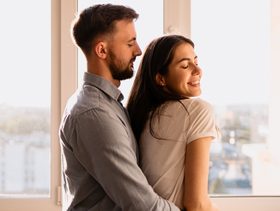 مدح الزوج لزوجته