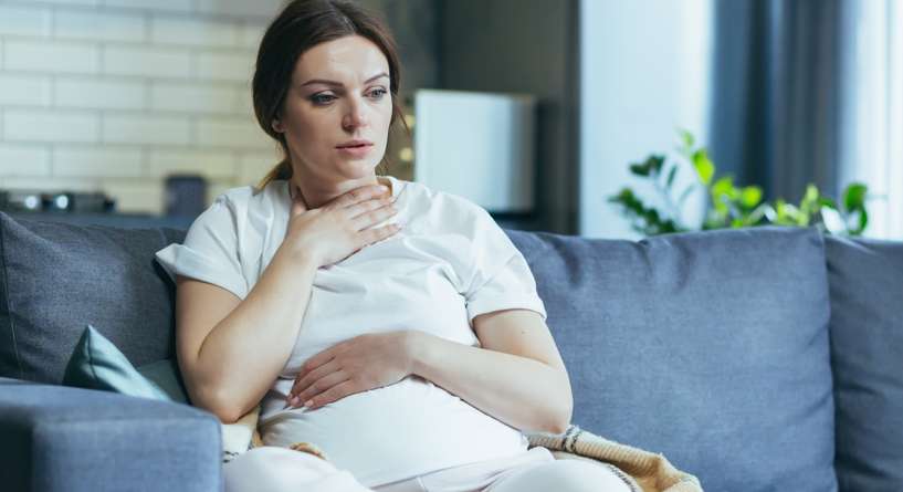 هل ضيق التنفس من علامات الحمل بتوأم