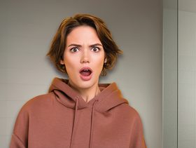 امرأة مصدومة من الاجابة