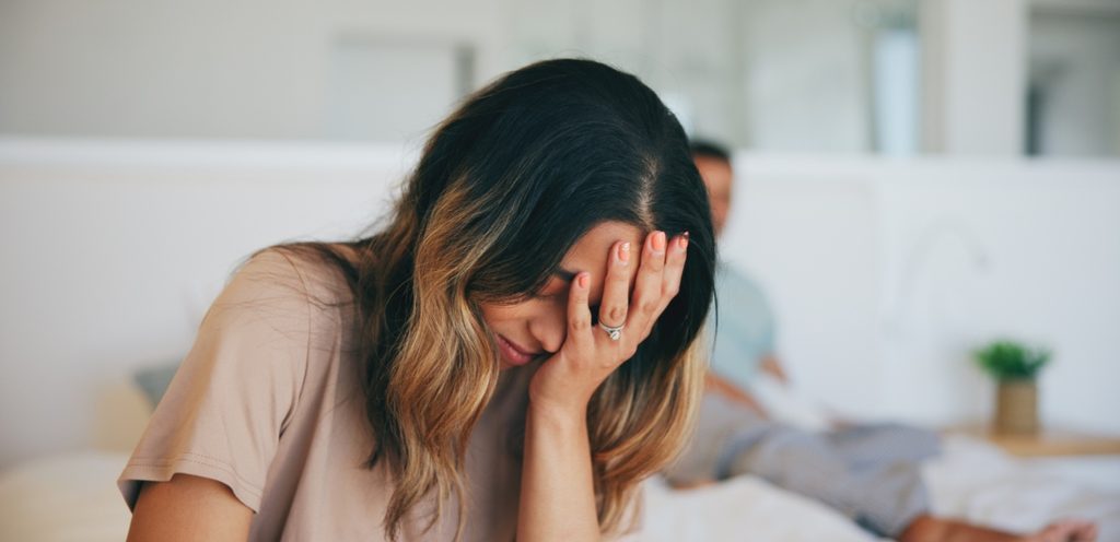 امرأة مستاءة