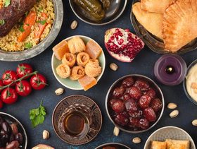 أطباق من المأكولات