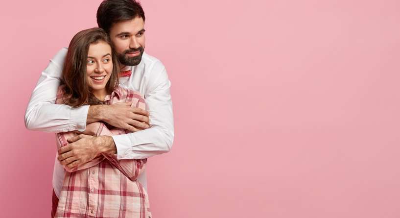 لغز العلاقة بين الرجل والمرأة: 5 حقائق تكشف السرّ العاطفي!