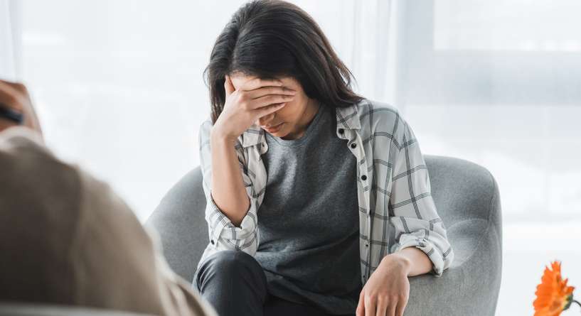 اعراض الصدمة العاطفية عند المرأة​