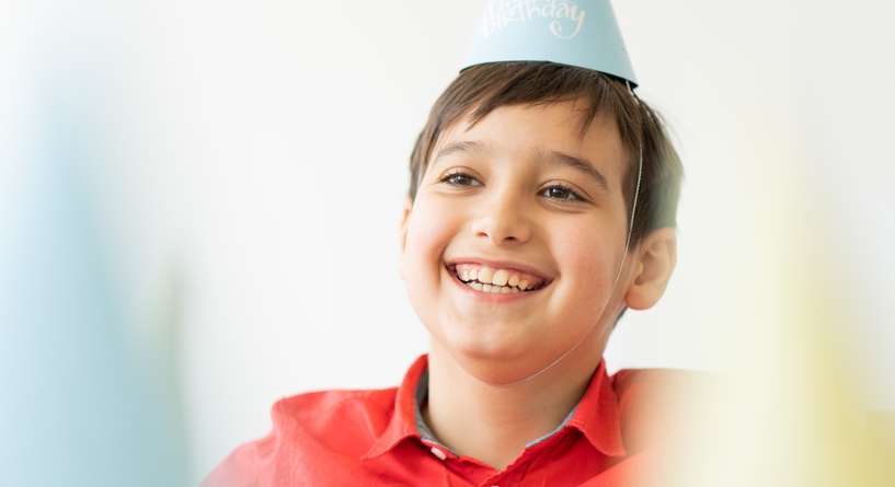 طفل في عيد ميلاده