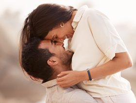 زوجان في حالة حب