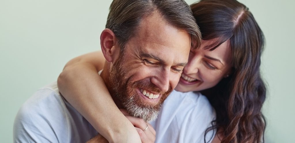 زوج مع زوجته الثانية