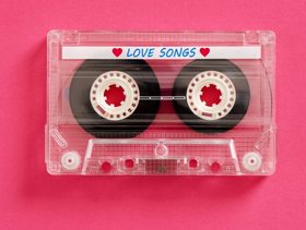 شريط كاسيت قديم