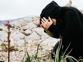 دعاء زيارة قبر الوالدين​