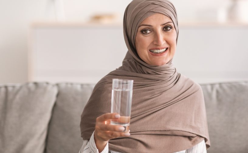 هل يجوز شرب الماء بعد القيء في رمضان​