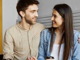 الرجل لا يقول 'أحبك' دائمًا بالكلمات