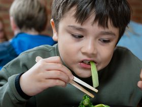 6 أطعمة قد تكون السبب في طول طفلكِ أو قصره!