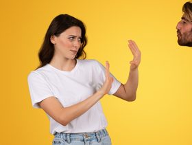 تجاهلي الرجل يتبعك