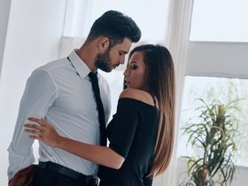 علامات تدل على ان الرجل يشتهيك​