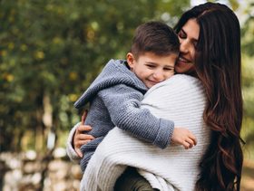مفاجأة لكل أم! دراسة جديدة تؤكد: طاعة الطفل لأهله طريقه الأول للثراء
