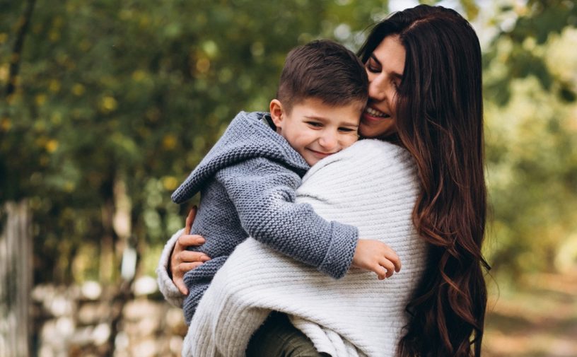 مفاجأة لكل أم! دراسة جديدة تؤكد: طاعة الطفل لأهله طريقه الأول للثراء