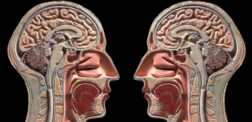 شكل لشخصان متقابلين