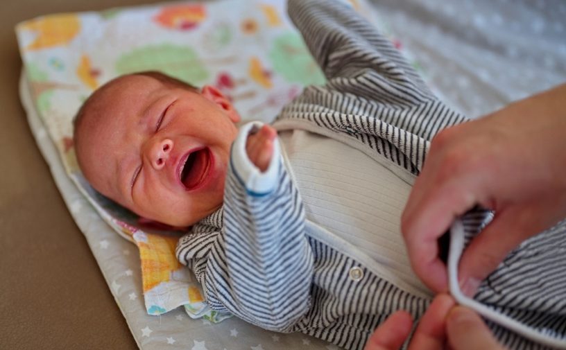 كيف اعرف ان طفلي داخله برد​