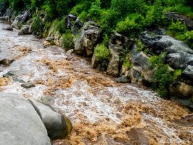 تفسير حلم السيل بدون مطر​