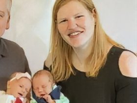 تخيّلي أن تحضني طفلك بعد 30 سنة من التجميد.. هذه الأسرة فعلتها!