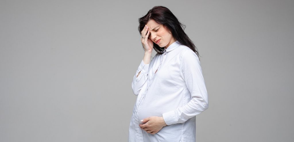 امرأة حامل متعبة