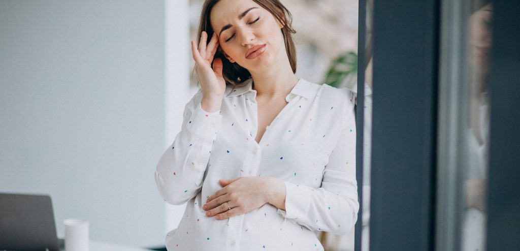 امرأة حامل متعبة