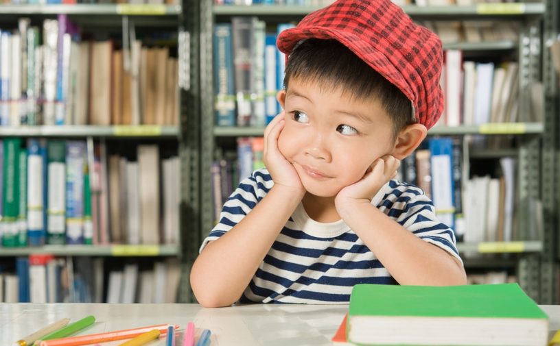 مفاجأة تعليمية من الصين: الذكاء الاصطناعي يصبح مادة أساسية منذ الصف الأول!