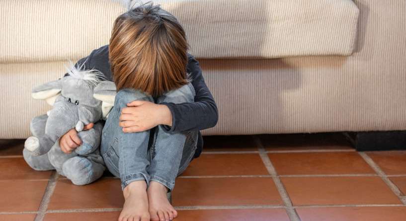 أشياء تؤلم طفلكِ يوميًا.. لكنه لن يجرؤ على إخبارك بها أبدًا!