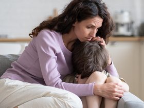 "أشعر بالذنب كأم".. لماذا يحدث ذلك؟ وكيف تتجاوزينه؟