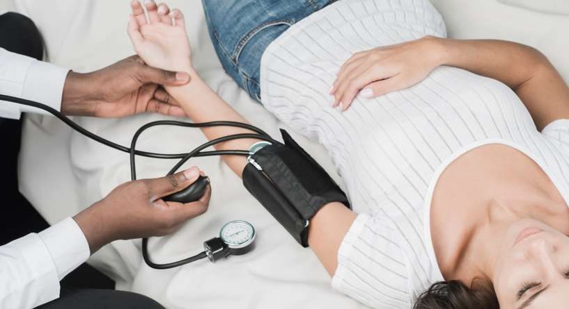 ضغط دمكِ في أول 20 أسبوعًا من الحمل يكشف مصيركِ الصحي بعد الولادة!