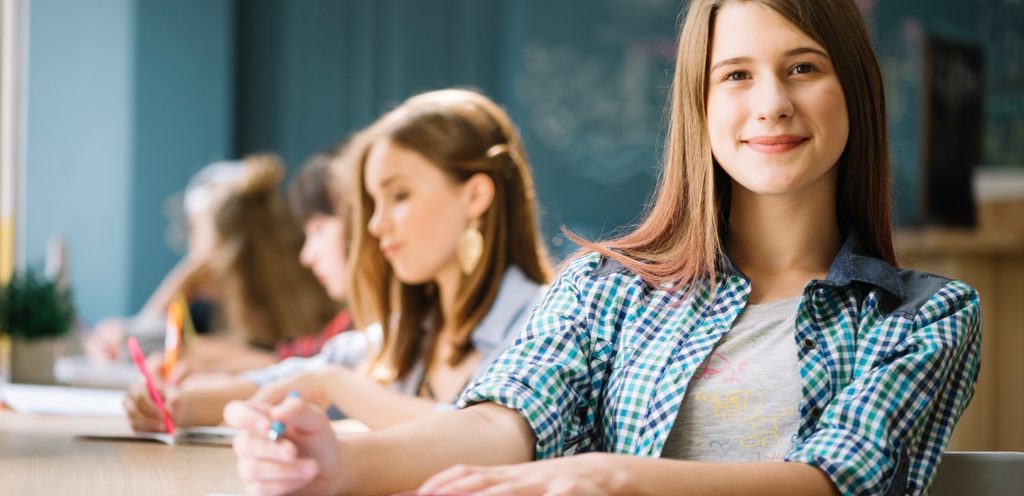 تلميذات في الصف