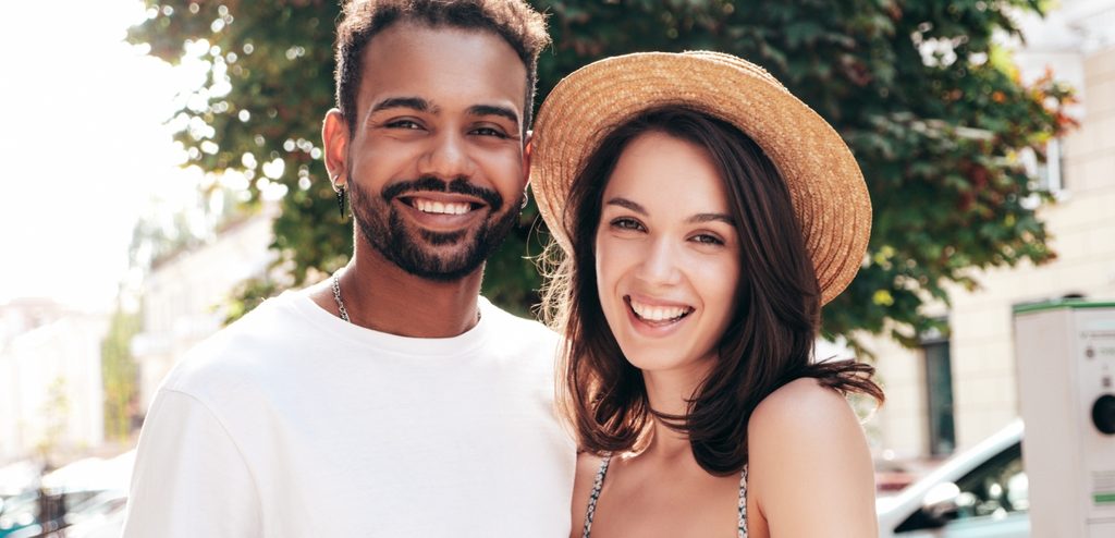 زوجان سعيدان