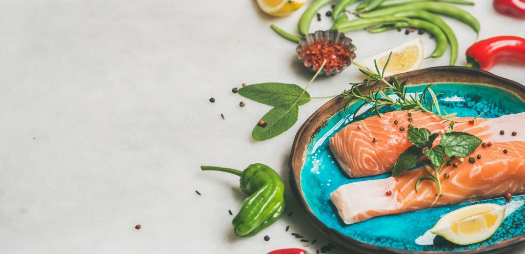 طبقًا من السمك