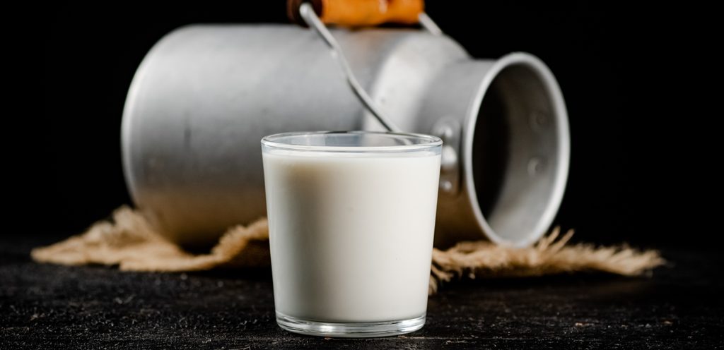 كوب من الحليب