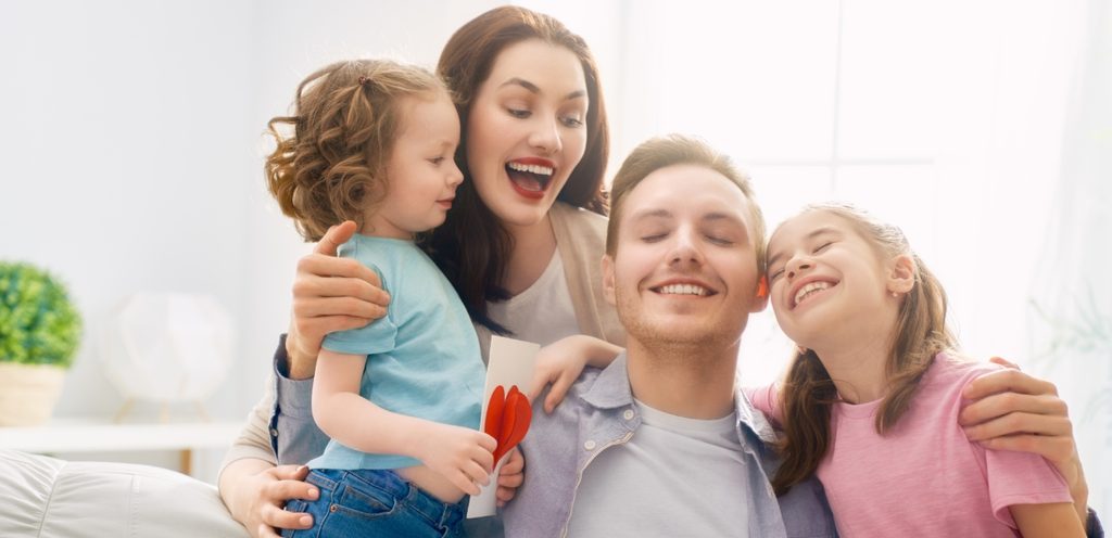 عائلة سعيدة