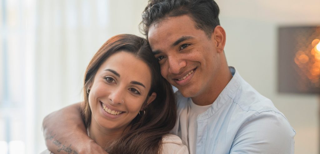 زوجان سعيدان