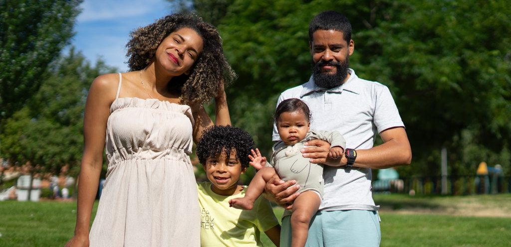 عائلة سعيدة