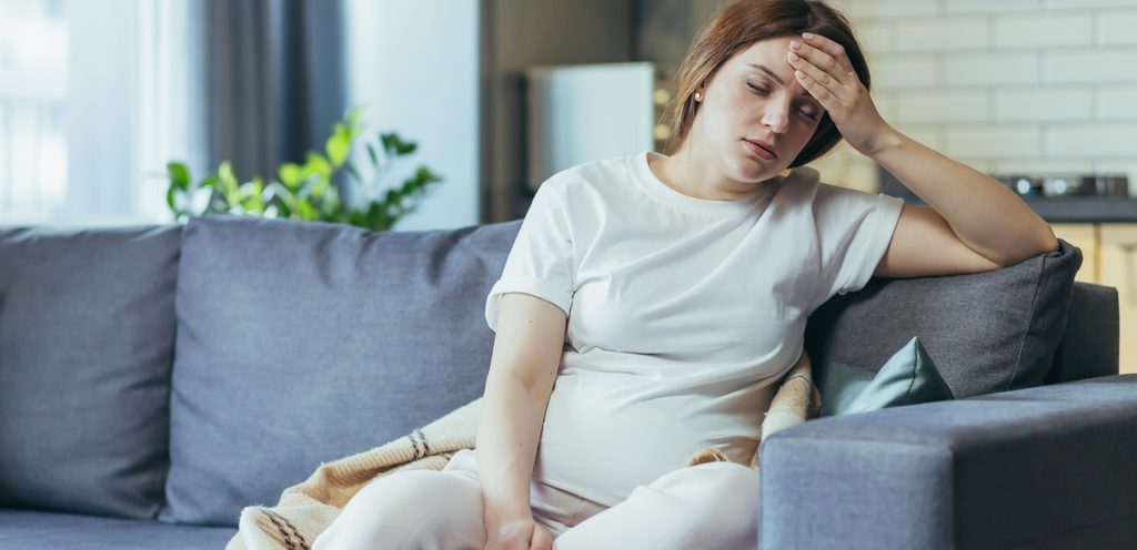 امرأة حامل متعبة